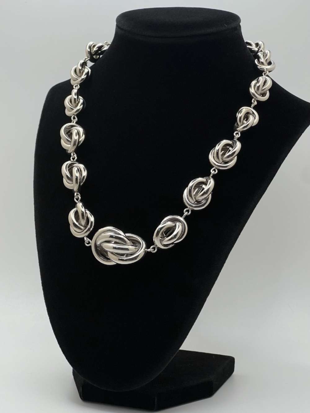 Lia Sophia Silver Tone Necklace Graduated Knotted Chunky Chain Adj. 19 To 21"